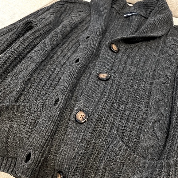 Brandy Melville Chunky Knit Button sweater pockets grey Back to School cardigan - Picture 2 of 6